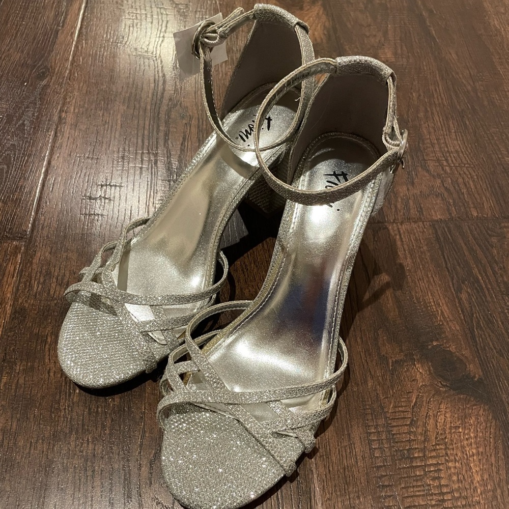 Fioni Silver Glitter Chunky Heels - 8.5